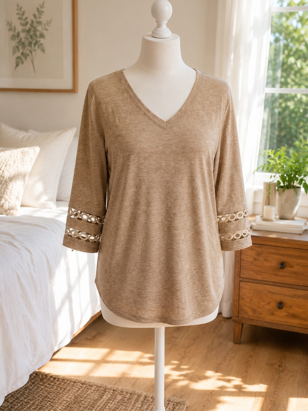 Women’s Large Beige V-Neck 3/4 Sleeve Blouse Lace Detail Casual Top NWOT